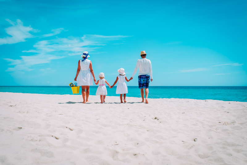 Famille sur une plage